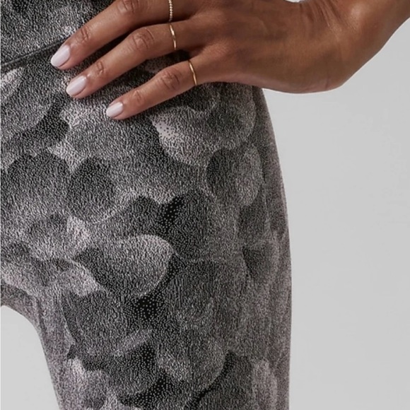 ATHLETA Elation Textured Tight - size XS - Picture 2 of 7